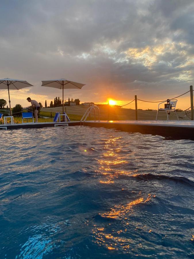 ホテル Casale San Sabino スポレート エクステリア 写真