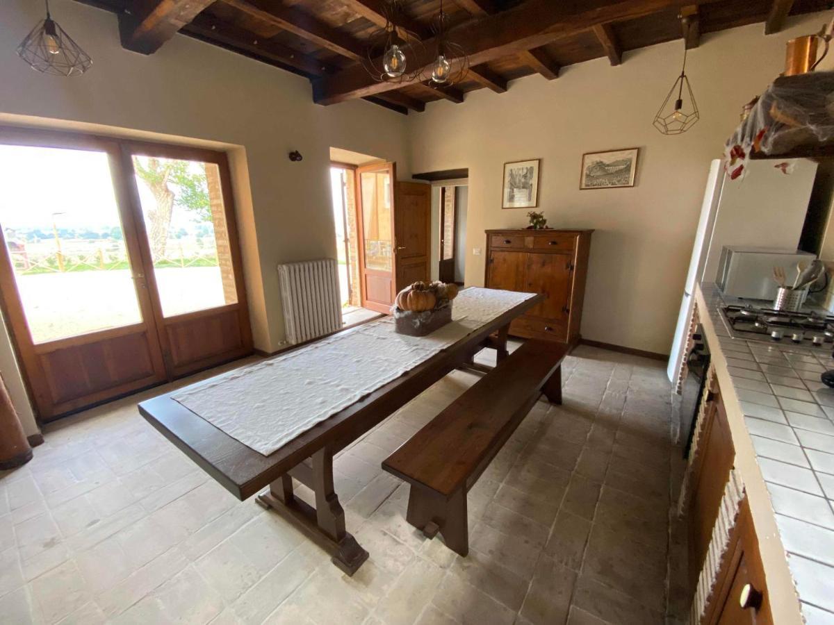 ホテル Casale San Sabino スポレート エクステリア 写真